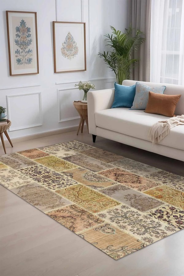 Serene Patchwork Desenli Pamuk Tabanlı Yıkanabilen Kaydırmaz Antibakteriyel Şönil Salon Halısı Serene Patchwork Desenli Pamuk Tabanlı Yıkanabilen Kaydırmaz Antibakteriyel Şönil Salon Halısı